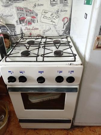 Продаю газовую плиту в хорошем состоянии