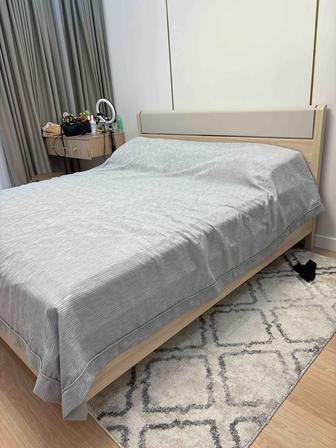 Продам новую кровать с матрасом