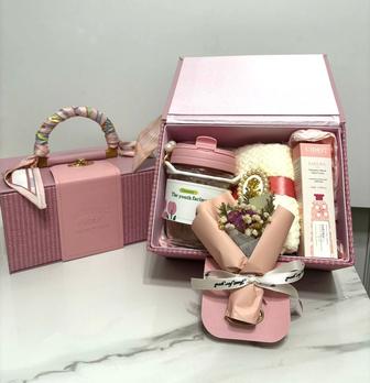 Подарочный бокс