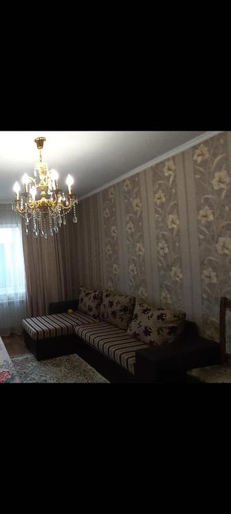 Продается диван в гостиную