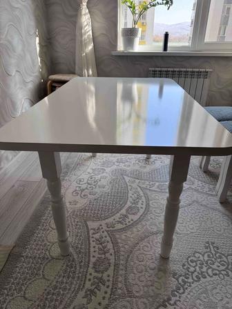 Продам стол и стулья