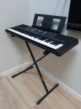 Синтезатор Yamaha PSR-E363 в очень хорошем состоянии.