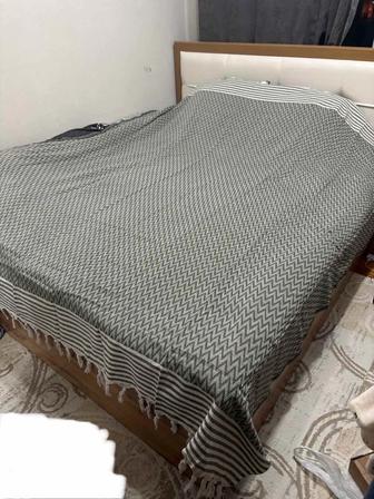 Продам двухспальную кровать