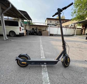 Продам электросамокат Segway ninebot gmax 30