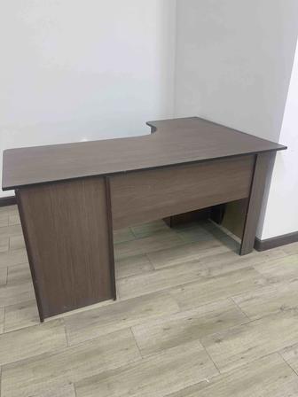 Срочно офисный стол