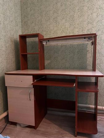 Продается компьютерный стол