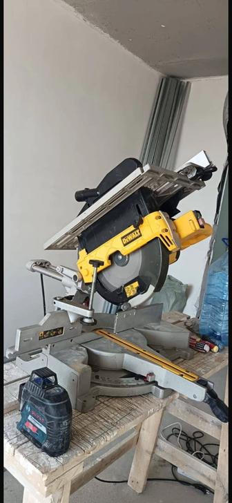 Торцовочный пила Dewalt DD27112