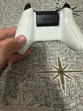 Продам Xbox one s