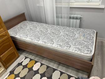 Кровать односпальная с матрасом