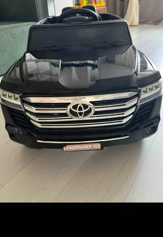 Продам детскую машину