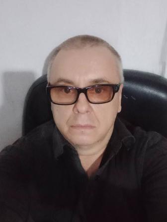 Водитель на автомобиле работадателя