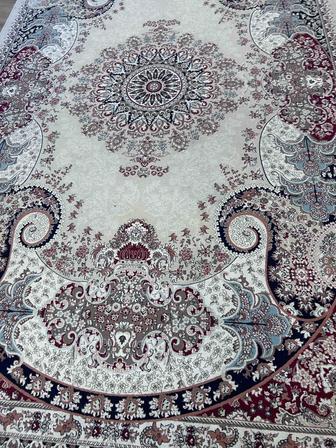 Продается ковер в хорошом состояние