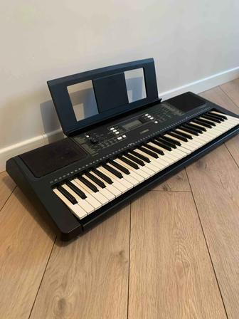 Продам синтезатор