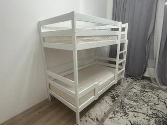 Продам двухъярусную кровать.