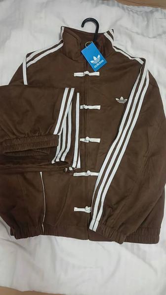 Продам женскую спортивка