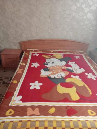 Продам двуспальную кровать