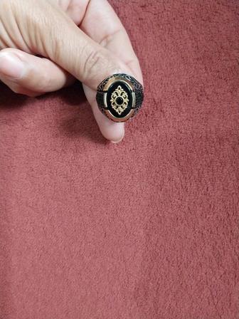 Срочно продам серебряное кольцо-печатку