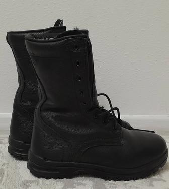 Продаю берцы,зимние размеры 40 и 41