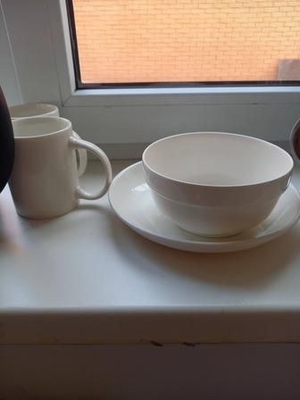 Посуда кружки, тарелки для супа, плоские с бортиками