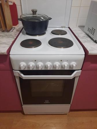Продам электрическую плиту