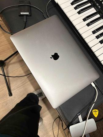 MacBook Pro 15 (2018)