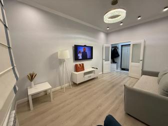 Торшер белый в отличном состоянии