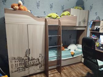 Детская двухъярусная кровать