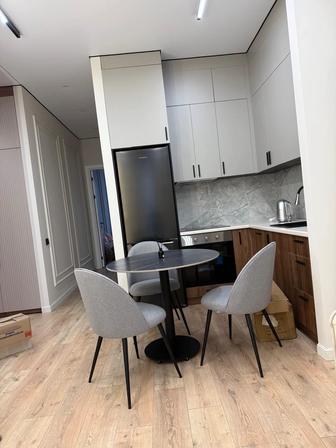 Стол со стульями