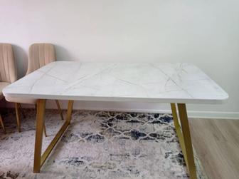 Стол обеденный