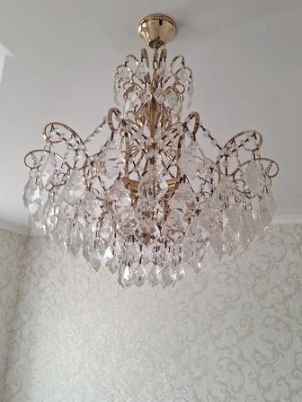 Продается люстра Б/У работает