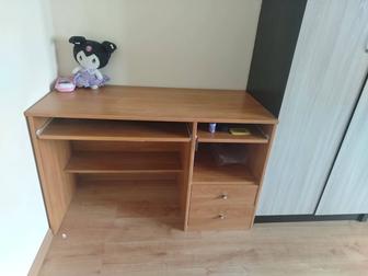 Продается стол