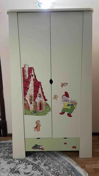 Детский шкаф и комод