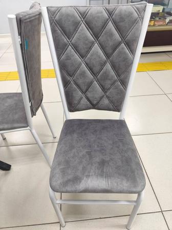 Продаем стулья новые
