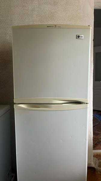 Продам холодильник