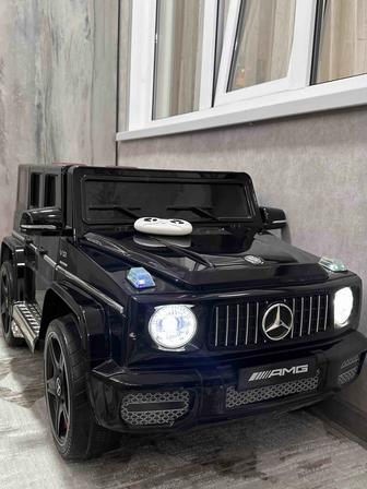 Машина с пультом управления. AMG