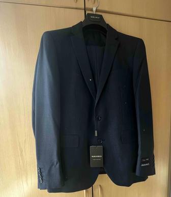 Продажа мужского костюма