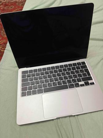Продам MacBook Air 13 2022 m2