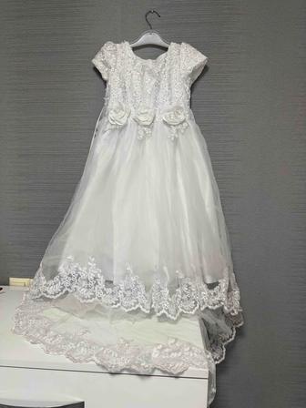 Праздничное белое платье на девочку 6-9 лет
