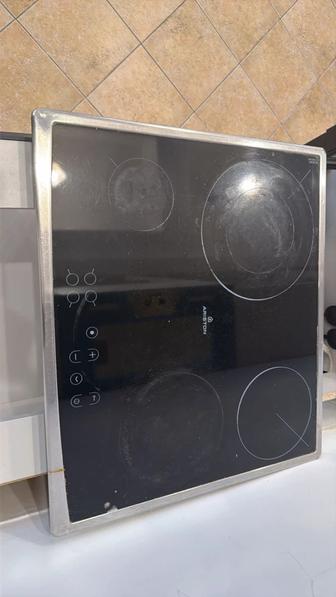 Электрическая плита Ariston