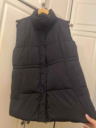 Продам жилетку женскую.