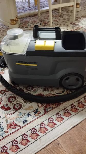 Продам моющий пылесос Karcher