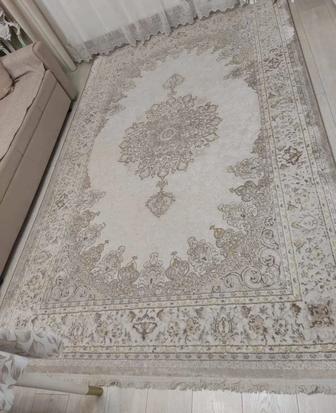 Продам ковёр светлый