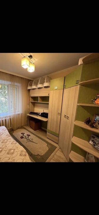 Продаю угловой шкаф