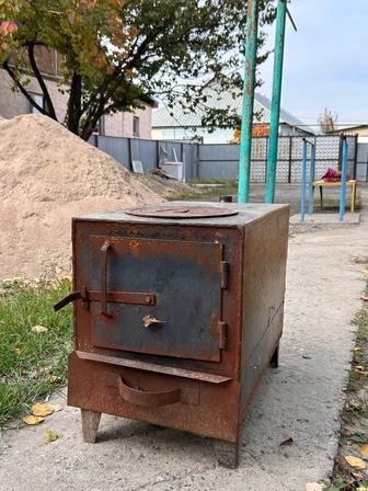 Угольная печь 
Прочная самодельная печь из толстого металла