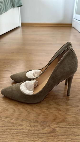 Замшевые туфли