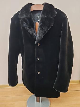 Черная дубленка