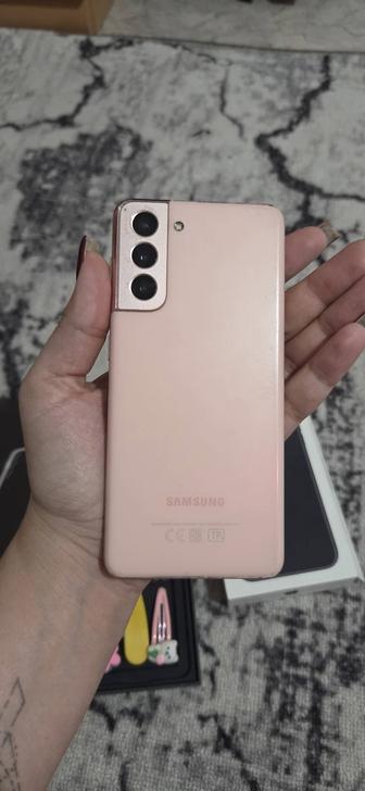 Продам Samsung(Самсунг) S21