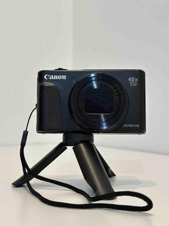 Продаю фотоаппарат Canon sx740 hs