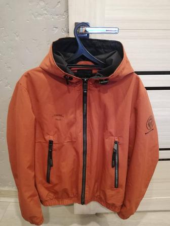 Демисезонная мужская куртка.