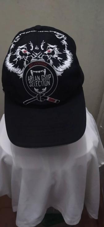 продам бейсболку фирменную